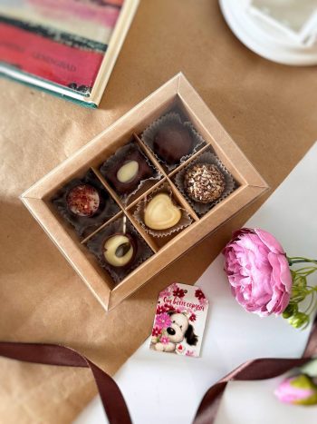 Упаковка под 6 конфет с тонкими разделителями, крафт